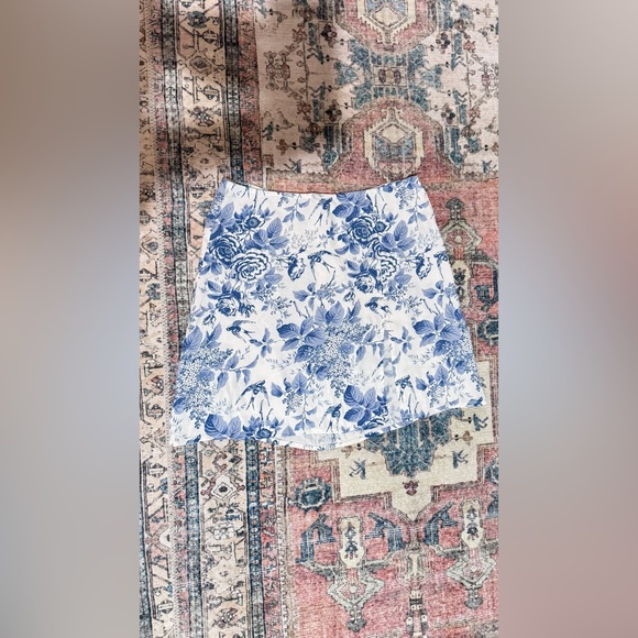 Reformation Margot Skirt in Pompadour, size 2, brand new, never worn. - Picture 9 of 12